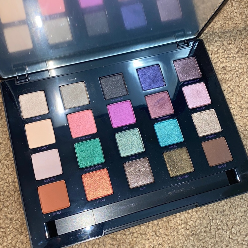Urban Decay Vice Palette - limited edition! Barely used!
